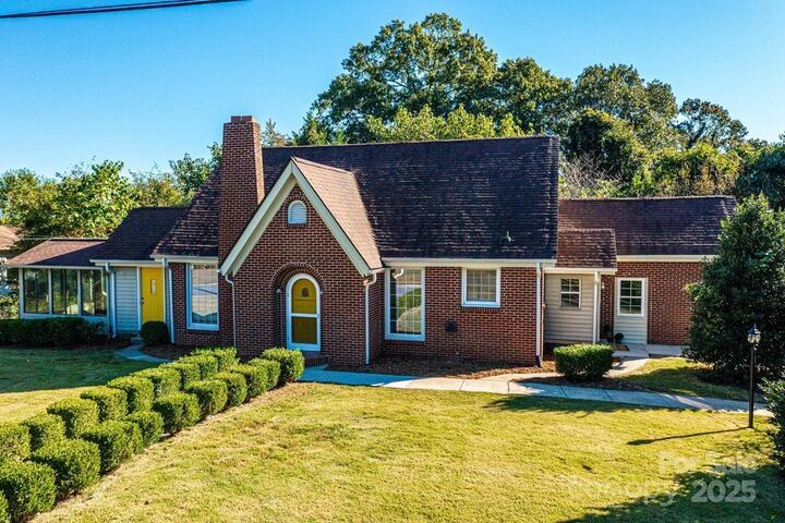 815 6th Avenue SW  Hickory NC 28602 photo