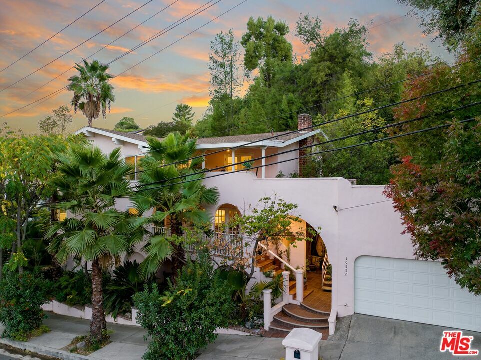 19552 Rosita St  Tarzana CA 91356 photo