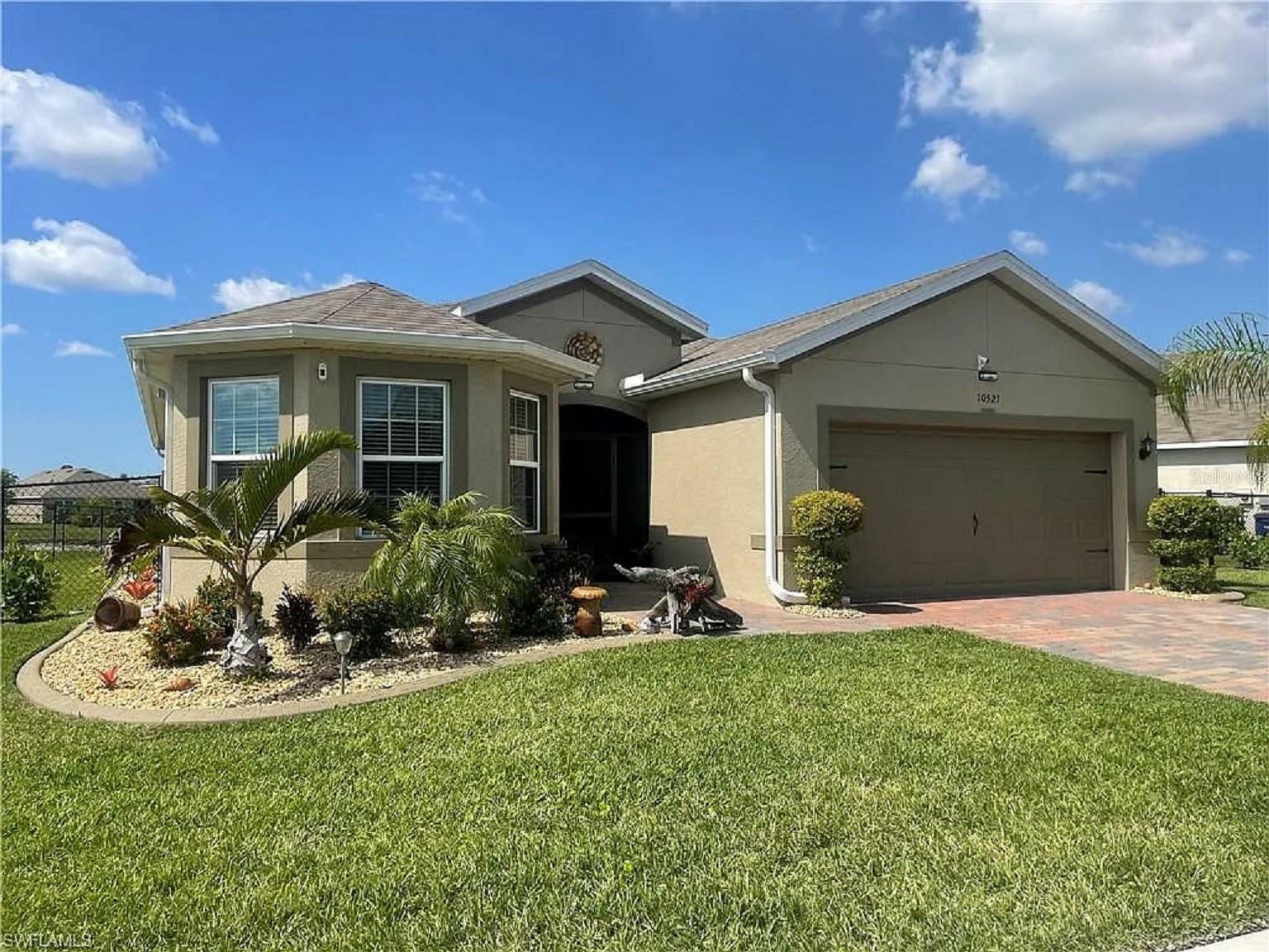 Property Photo:  10521 Canal Brook Lane  FL 33936 