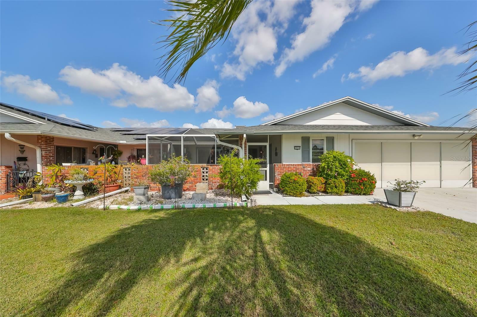 Property Photo:  1511 Danbury Drive  FL 33573 