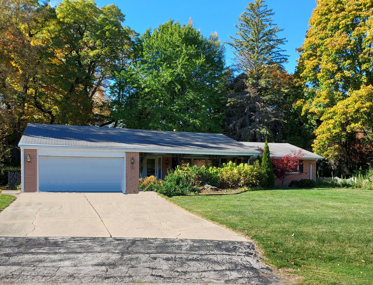 Property Photo: 6951 N Glen Shore Dr WI 53209