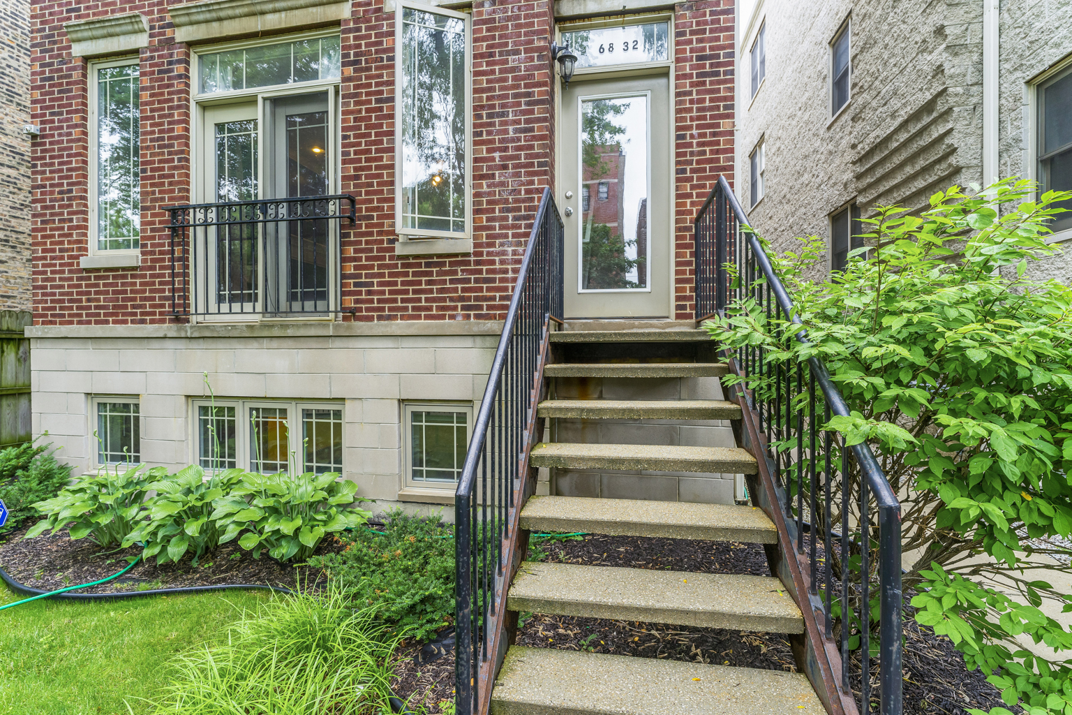 Property Photo: 6832 S Cornell Avenue 1 IL 60649