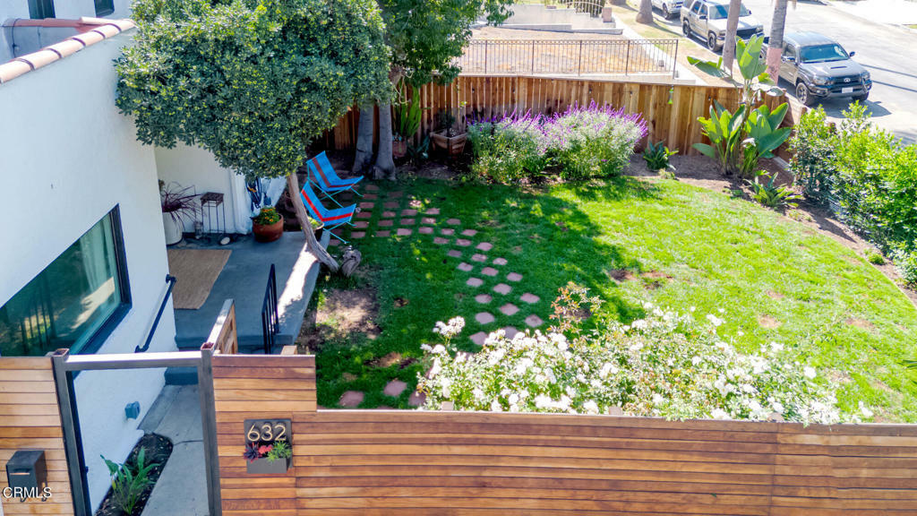 Property Photo:  632 Mariposa Avenue  CA 90004 