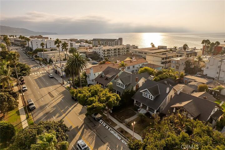 Property Photo: 519 S Catalina Avenue CA 90277