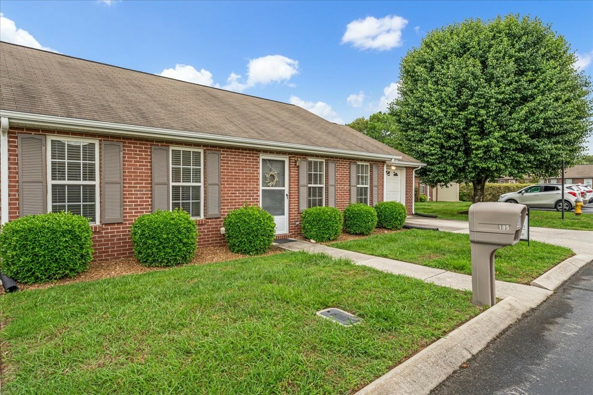 Property Photo: 105 Middleton Ct TN 37388