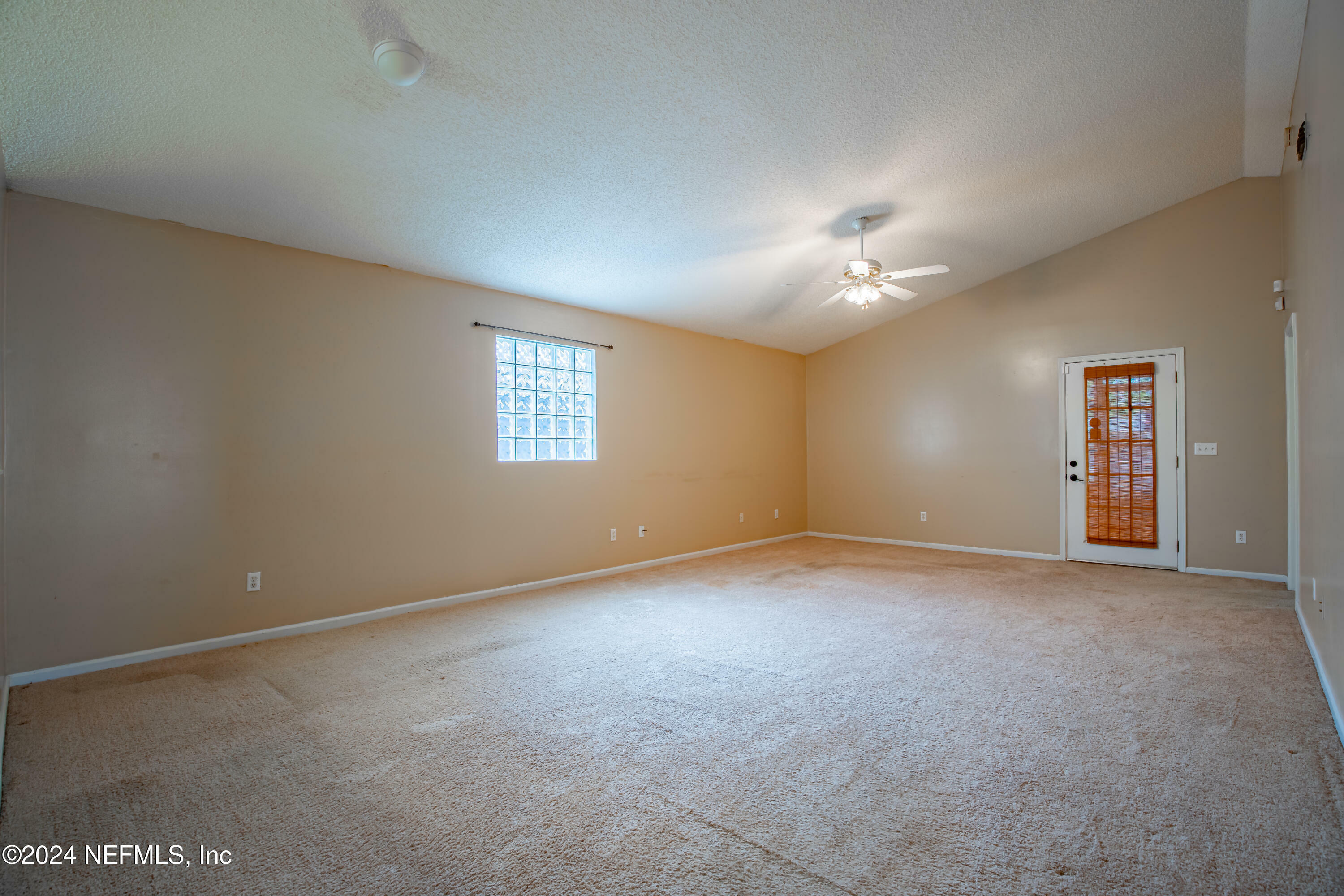 Property Photo:  11182 Mikris Drive N  FL 32225 