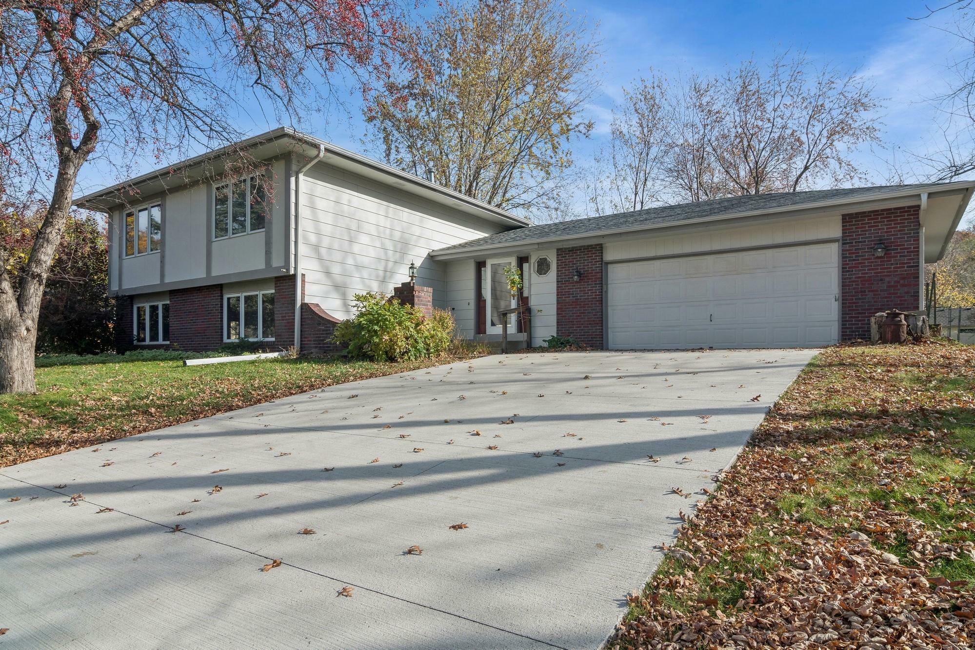 Property Photo:  158 Chaparral Drive  MN 55124 