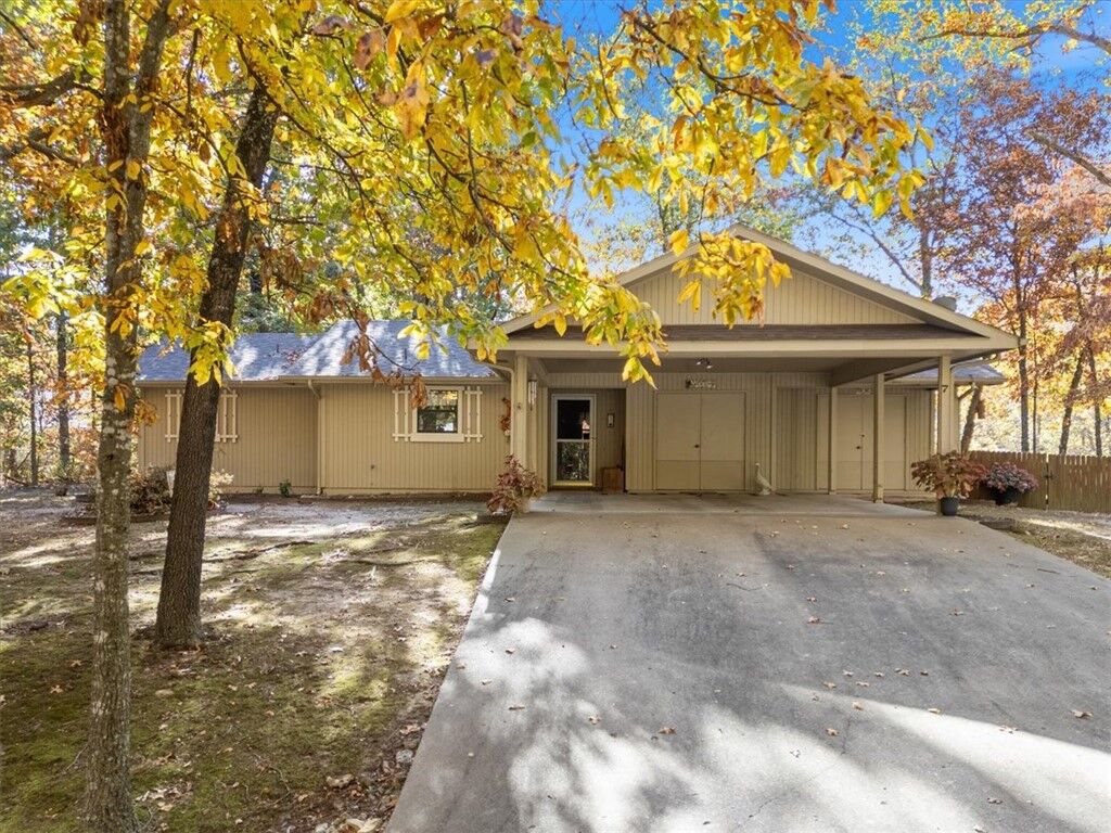 Property Photo: 7 Sandown Circle AR 72715