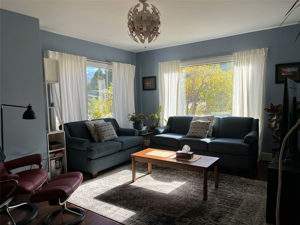 Property Photo:  320 4th Avenue  BC V1N 1X3 