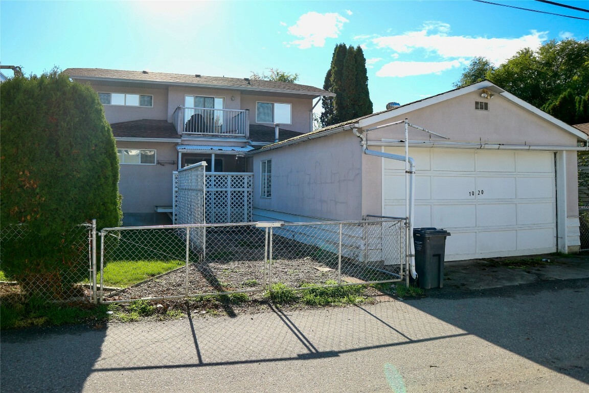 Photo de la propriété:  1020 Martin Avenue  BC V1Y 6V5 