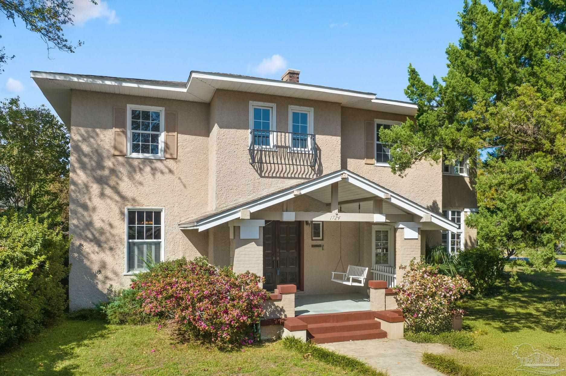 Property Photo:  1724 E Jackson St  FL 32501 