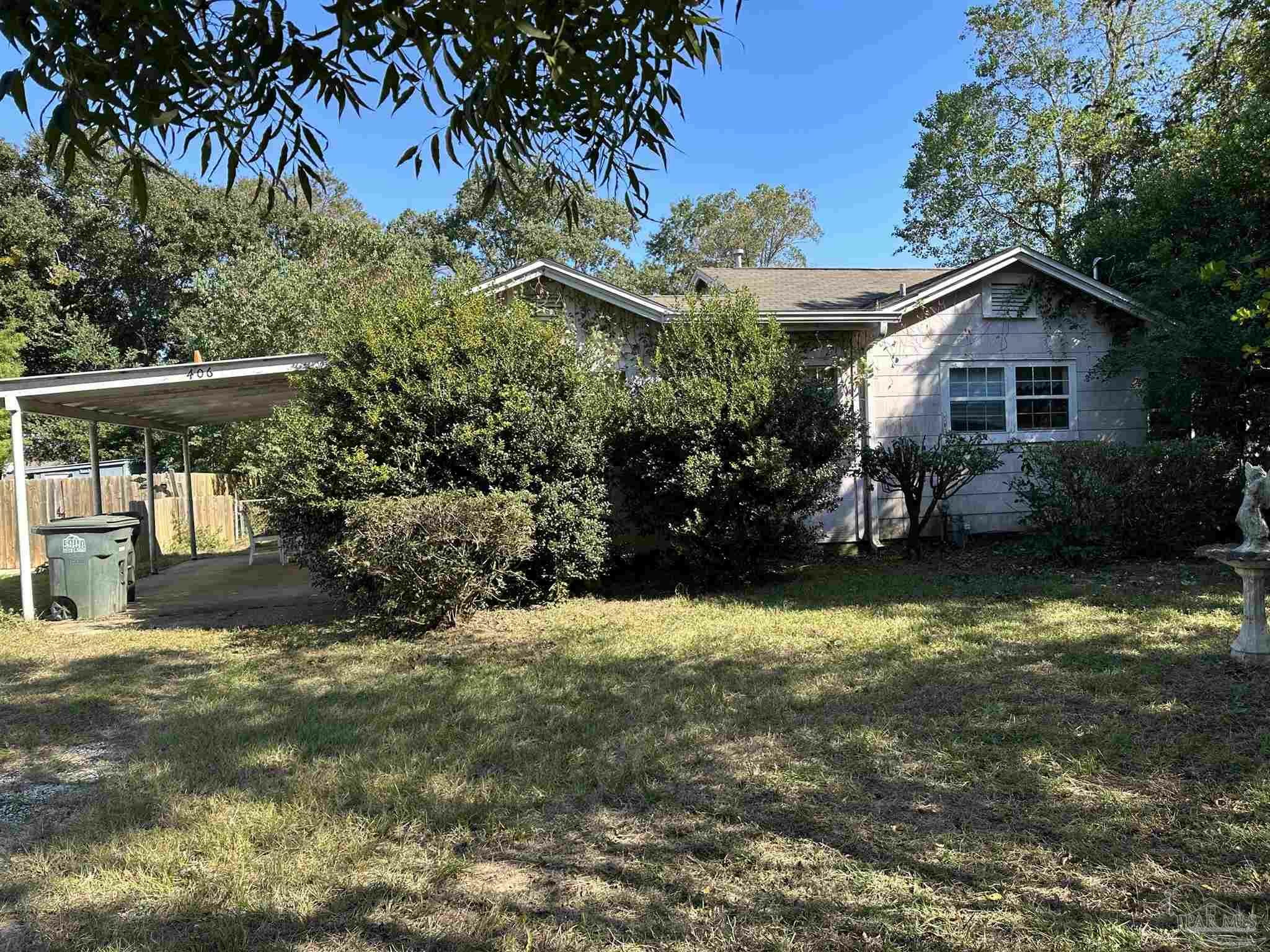 Property Photo:  406 Coulter Ave  FL 32533 