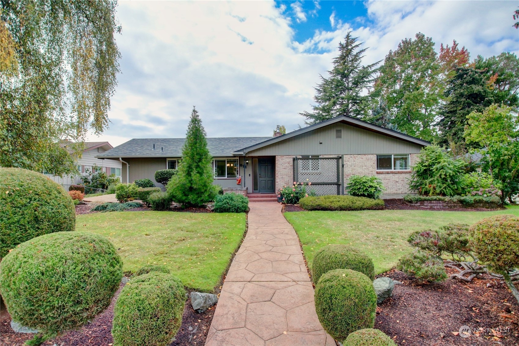 Property Photo: 511 N 15th Street WA 98273