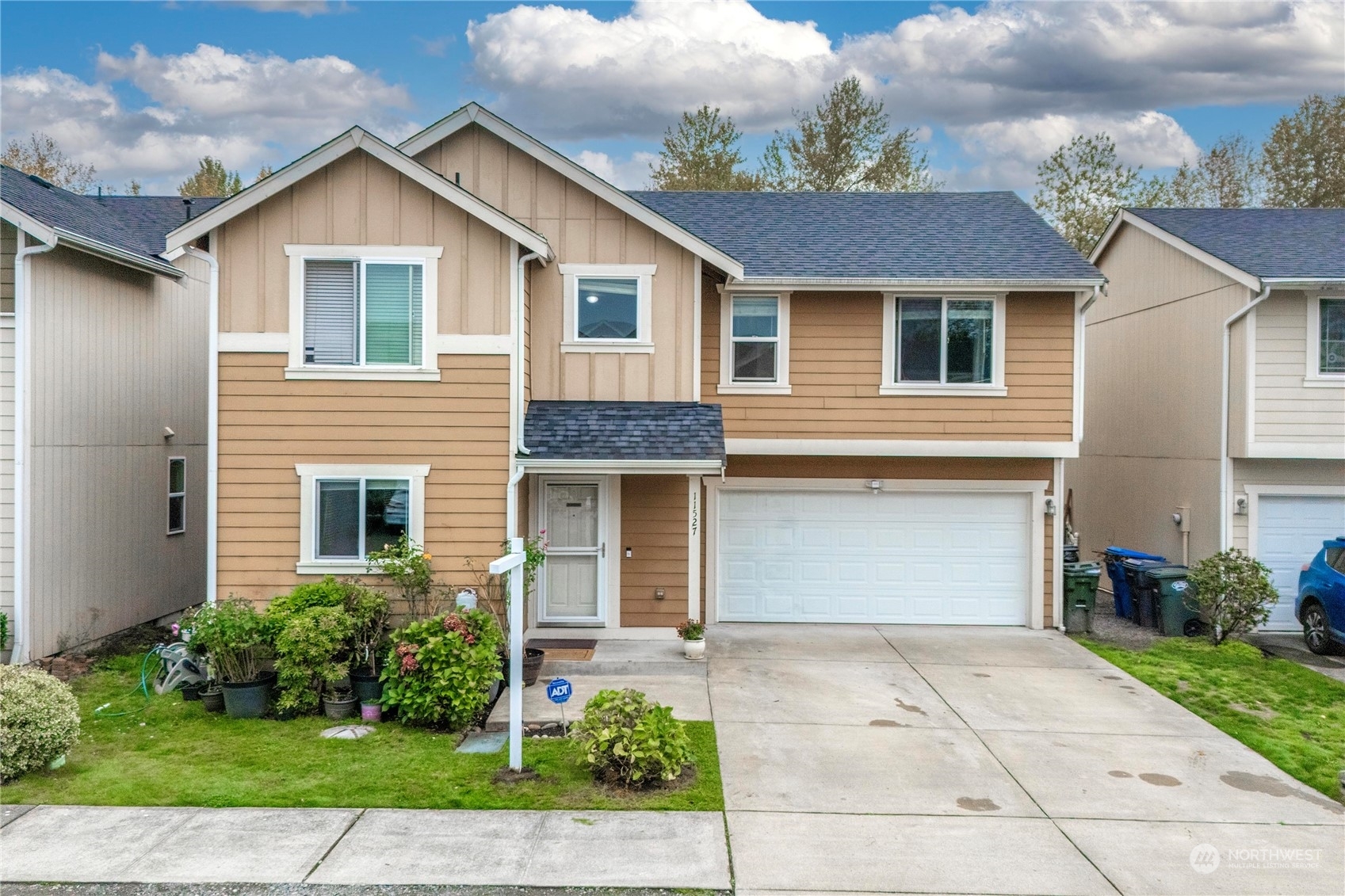 Property Photo: 11527 3rd Avenue Ct E WA 98445