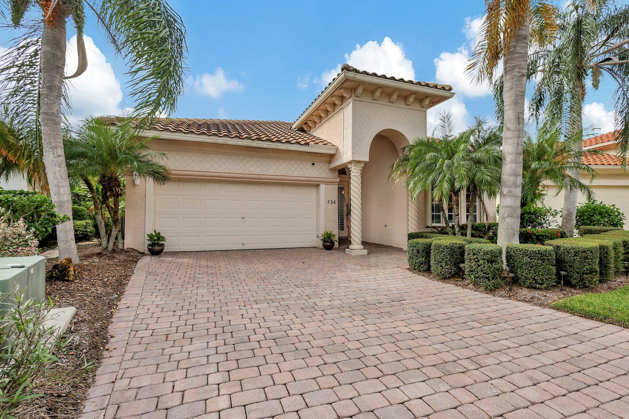 Property Photo:  736 SW Pebble Lane  FL 34990 