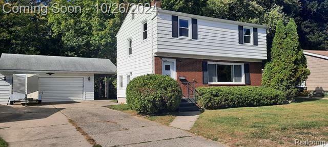 Property Photo:  741 Woodbine Drive  MI 48430 