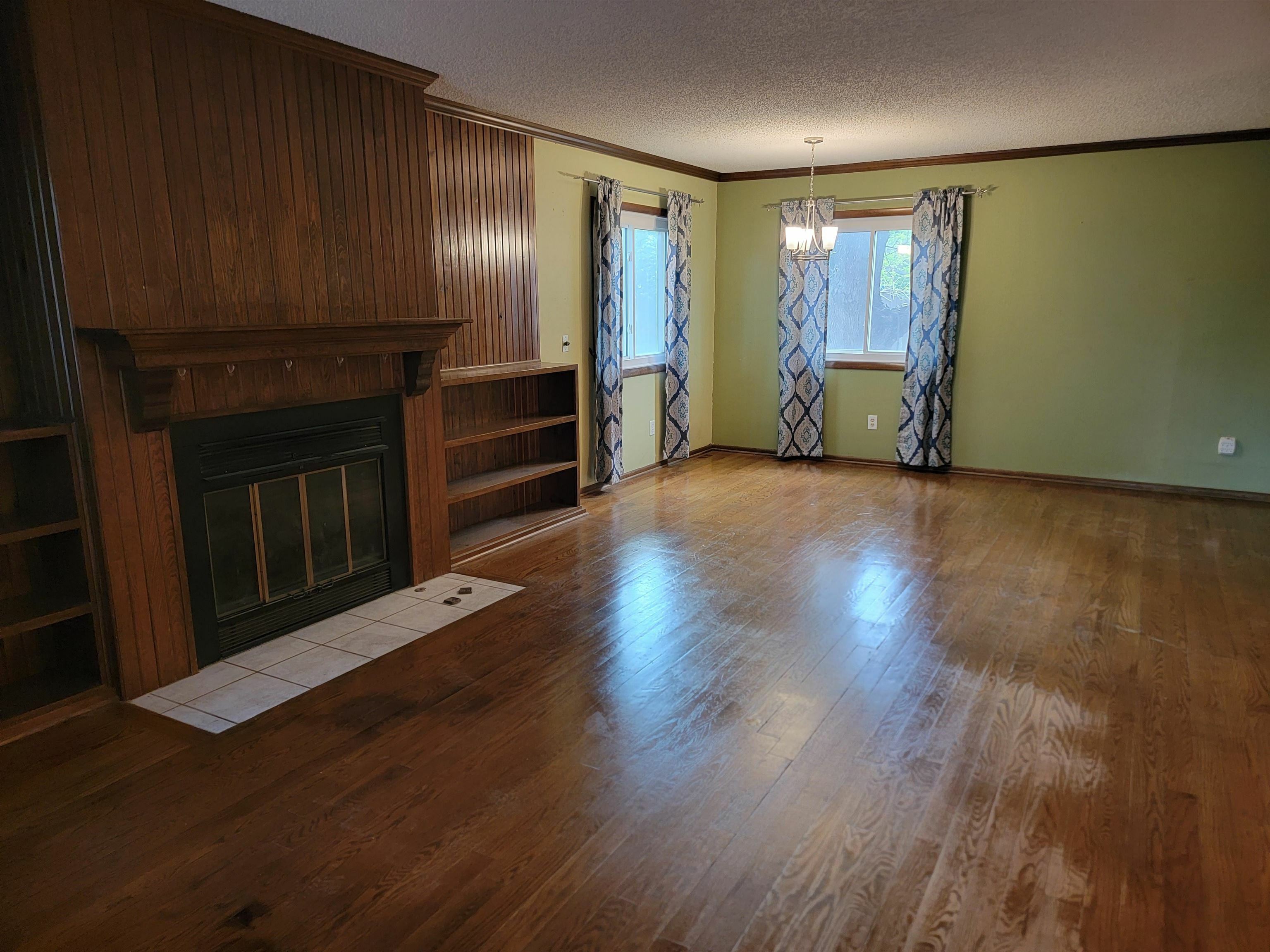Property Photo: 619 W Allison St KS 67002-9414