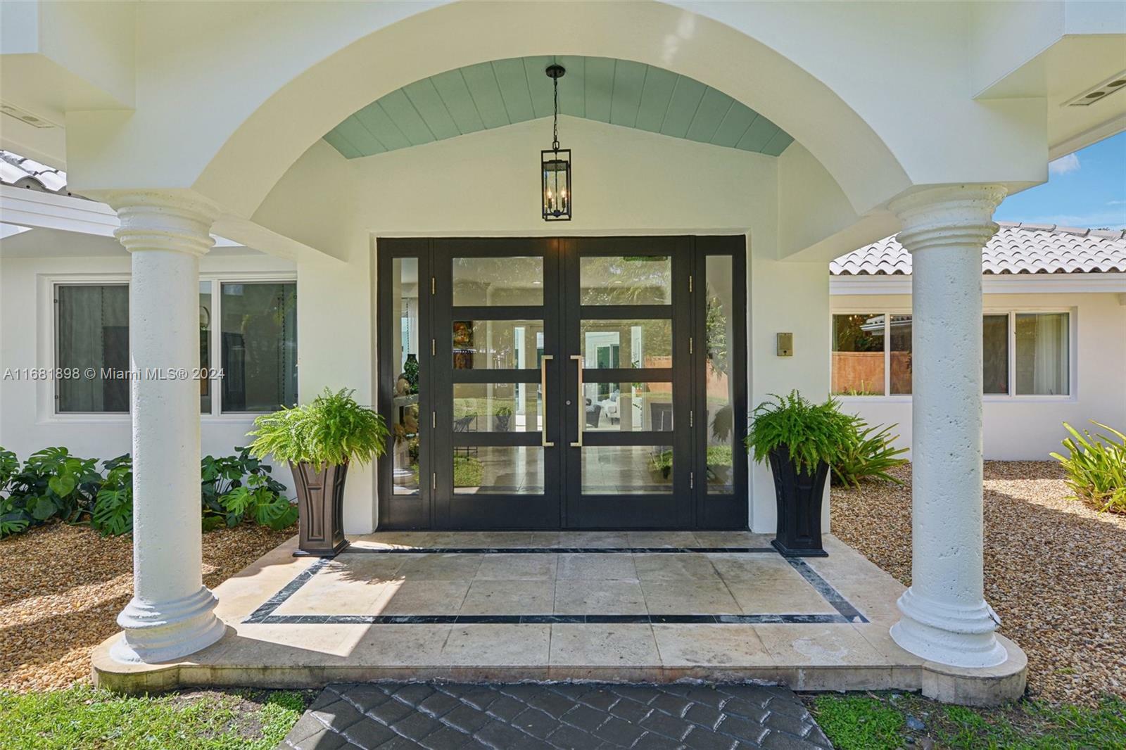 Property Photo:  12200 Vista Ln  FL 33156 