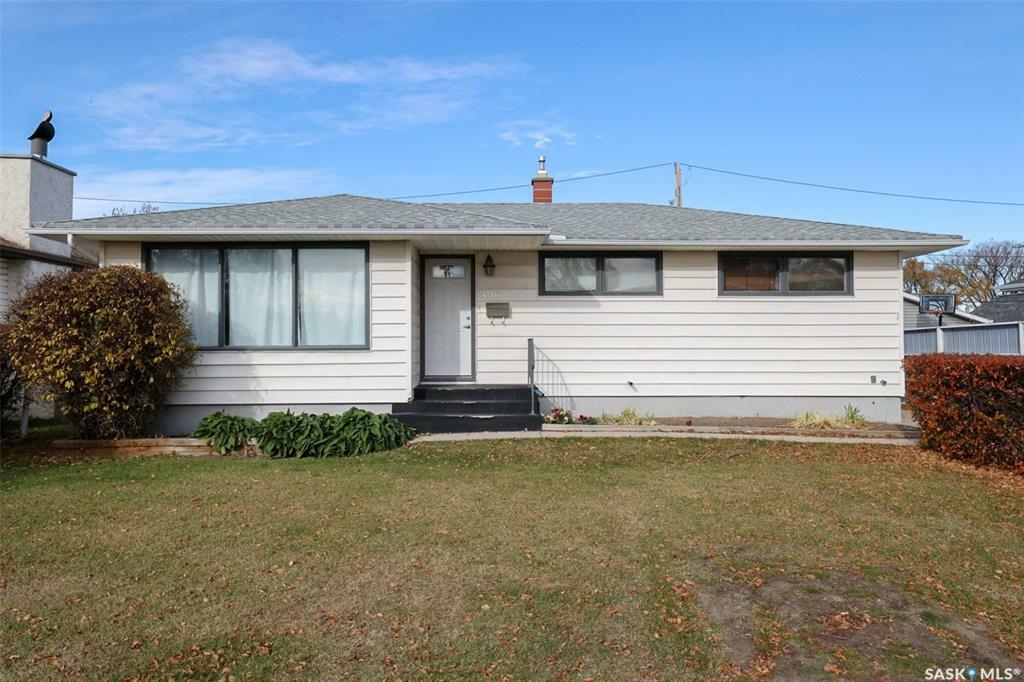 Photo de la propriété:  3216 Perry Avenue  SK S4R 3H8 