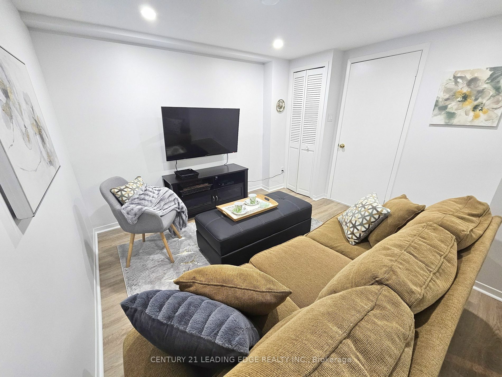 Property Photo:  96 Theobalds Circ  ON L4C 9C9 