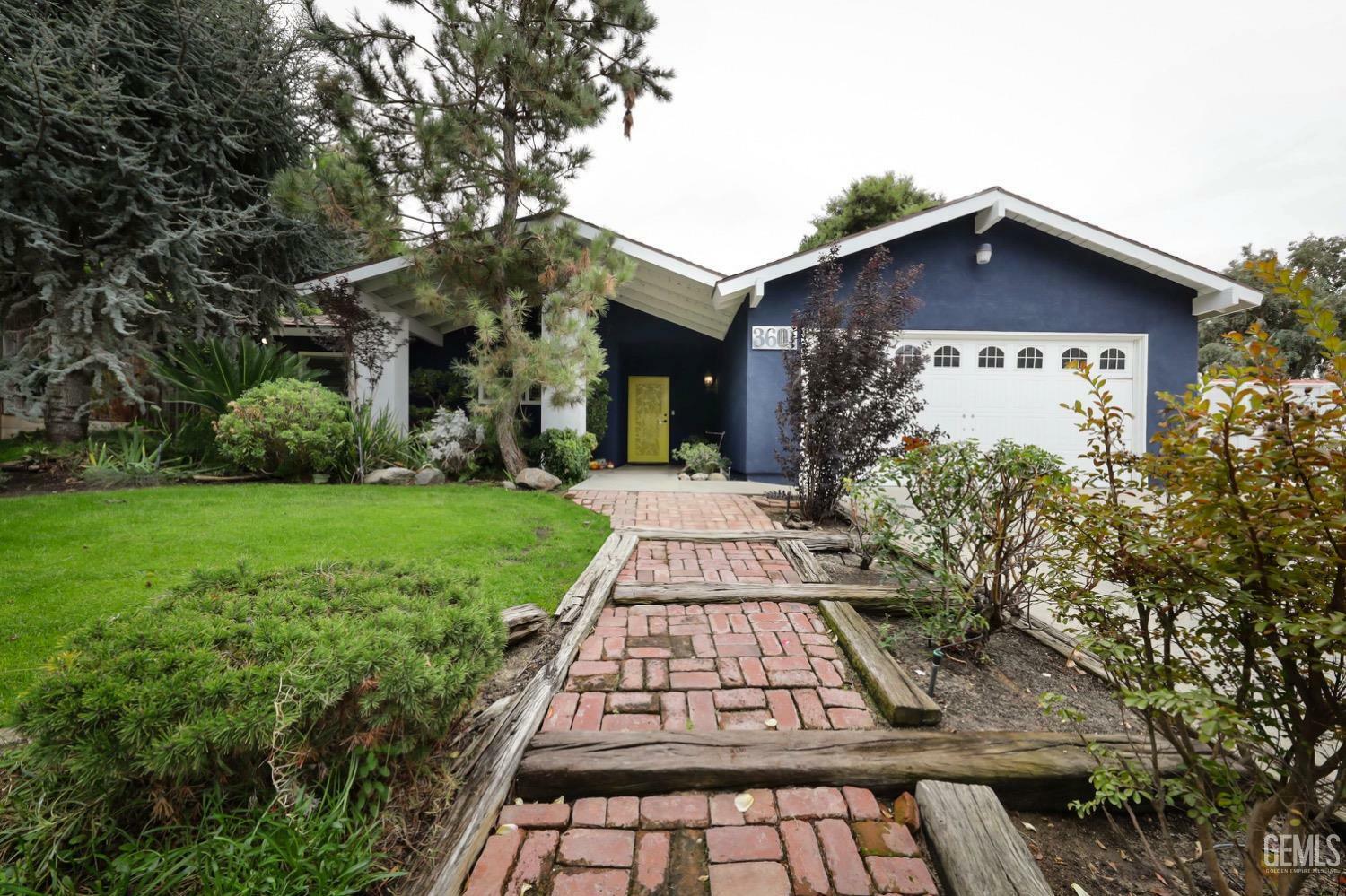 Property Photo:  3601 Janene Way  CA 93306 