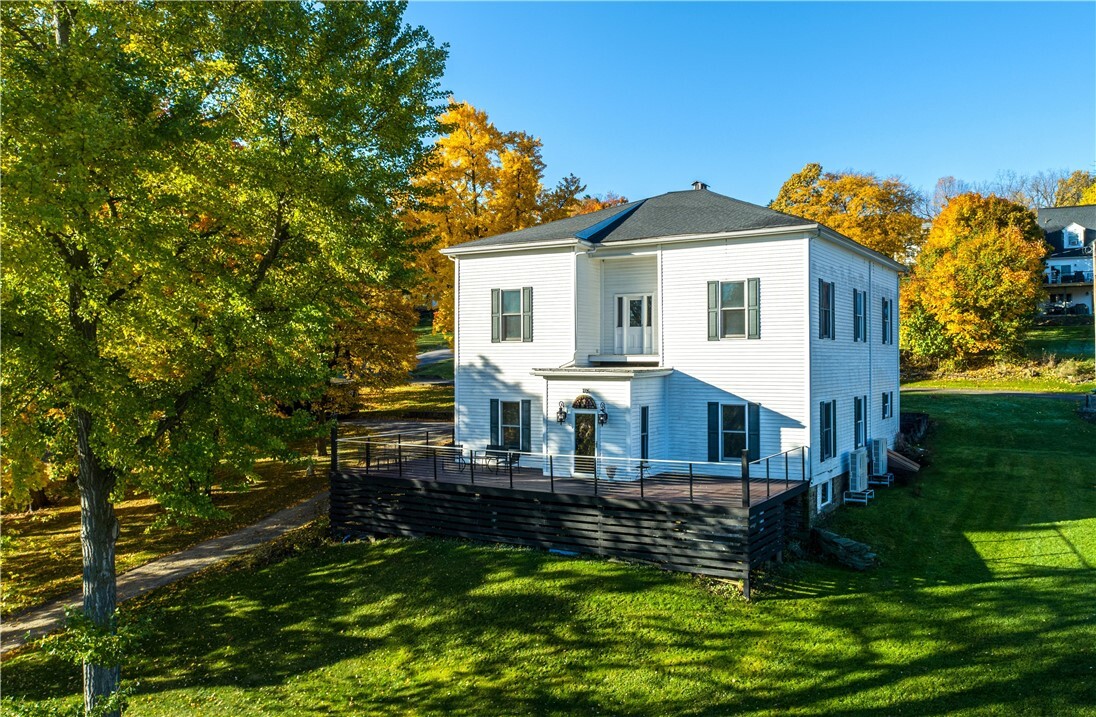 105 S Jackson Street  Watkins Glen NY 14891 photo
