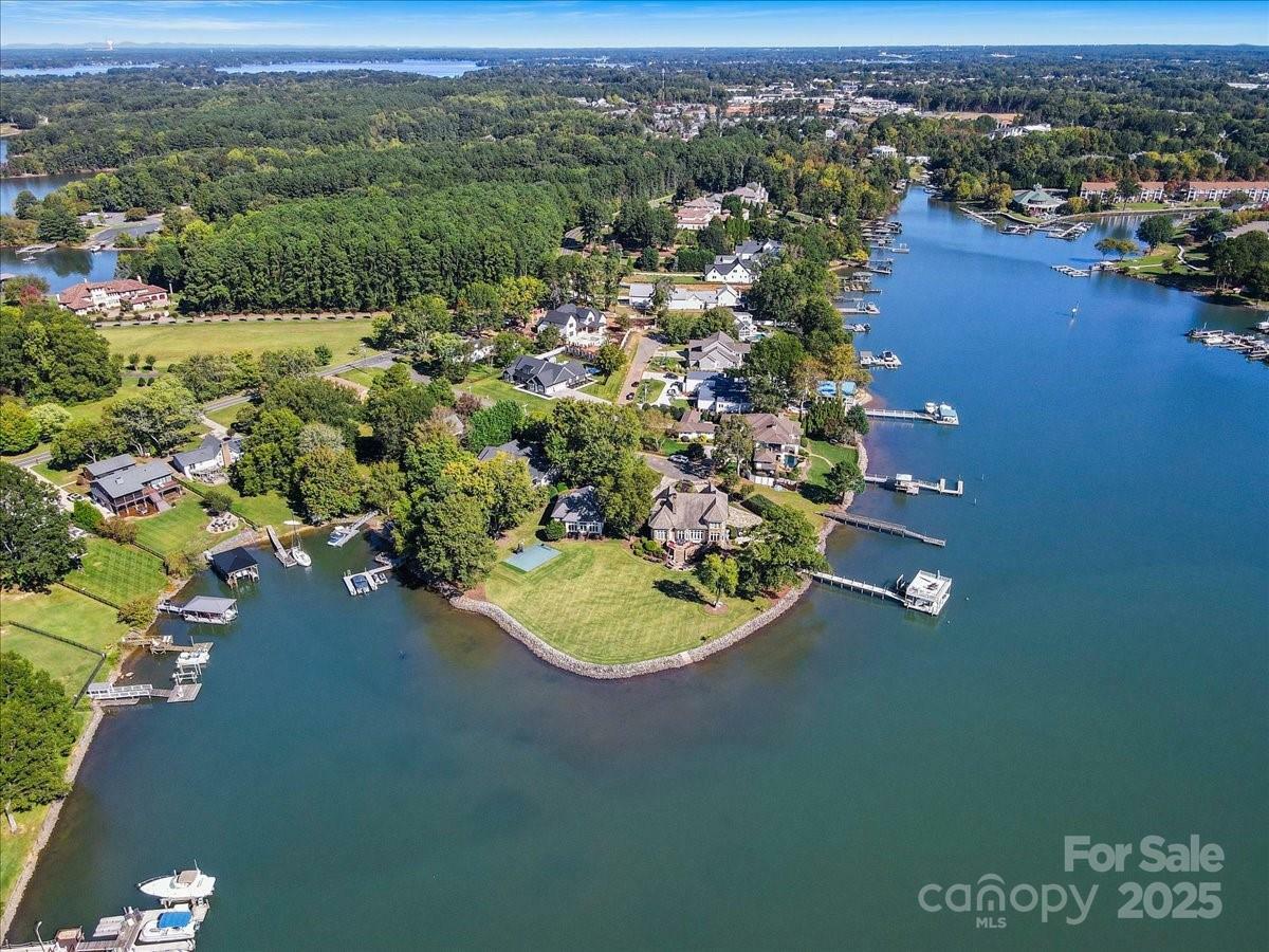 Property Photo: 18210 Pompano Place NC 28031