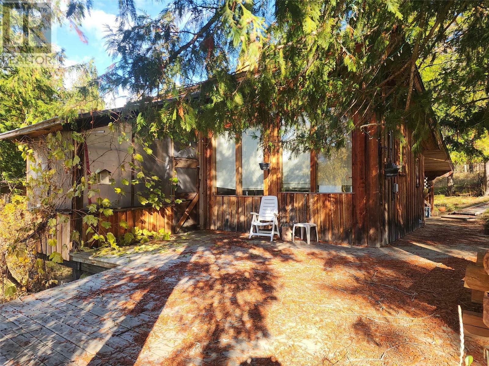 Property Photo:  1505 Inonoaklin Valley Road  BC V0G 1J0 