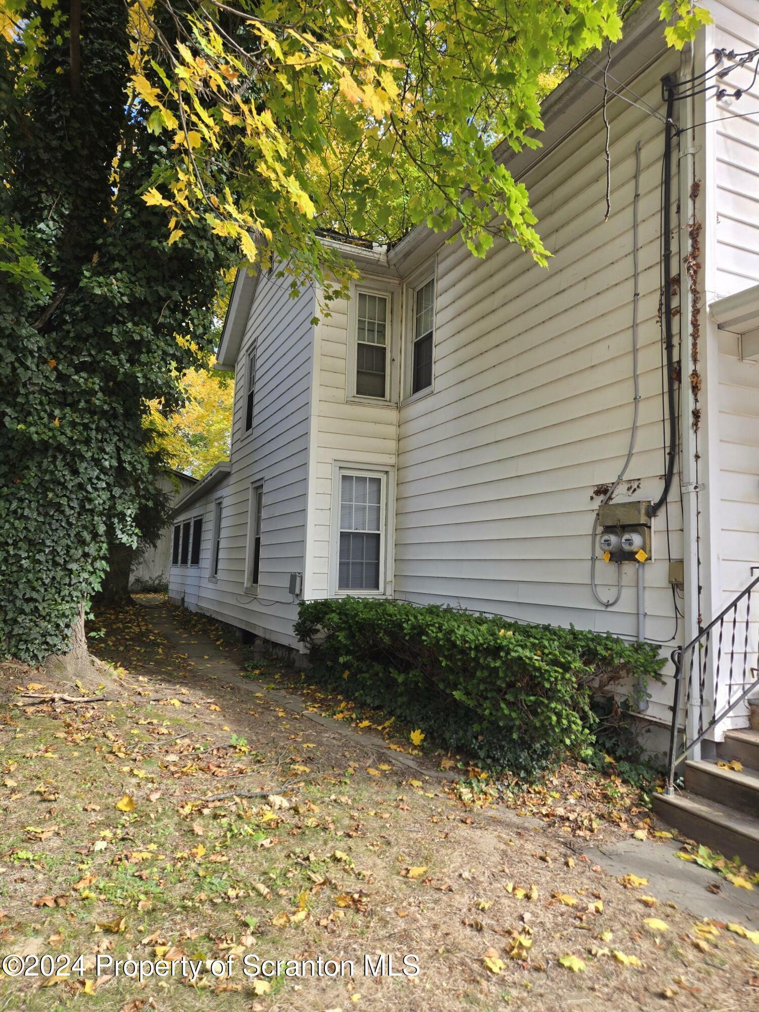 Property Photo:  5 E Harrison Street  PA 18657 