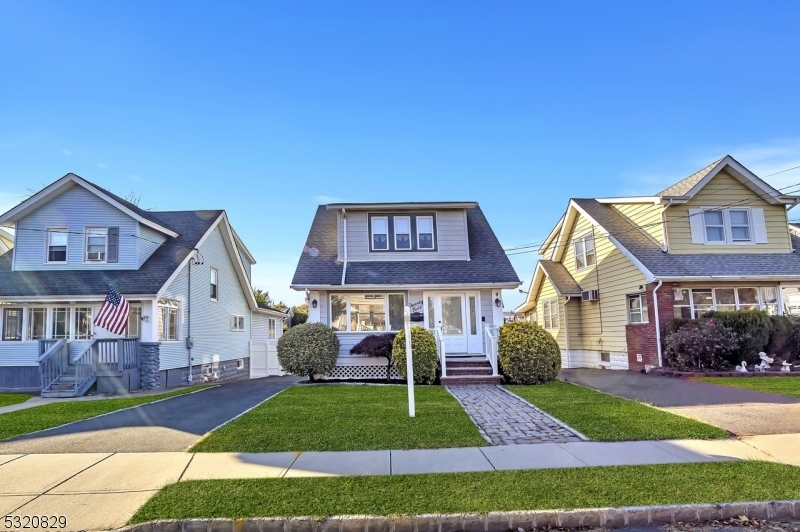 Property Photo:  29 Garden Ave  NJ 07109 