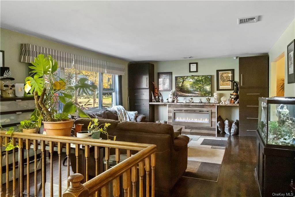 Property Photo:  5 Dearborn Road  NY 10994 