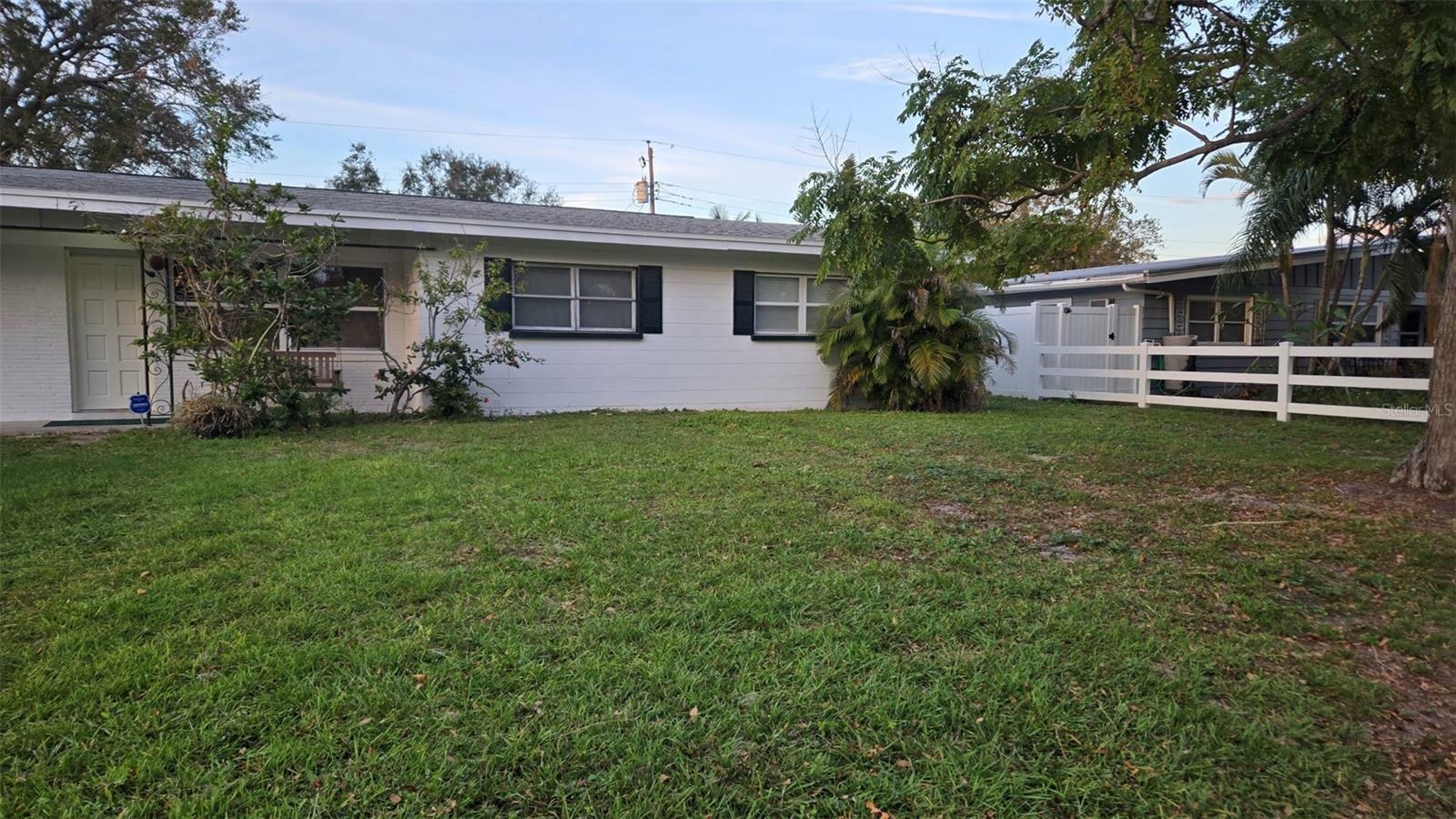 Property Photo:  3101 Bay Street  FL 34237 