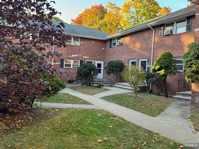 295 Tenafly Road E  Tenafly NJ 07670 photo