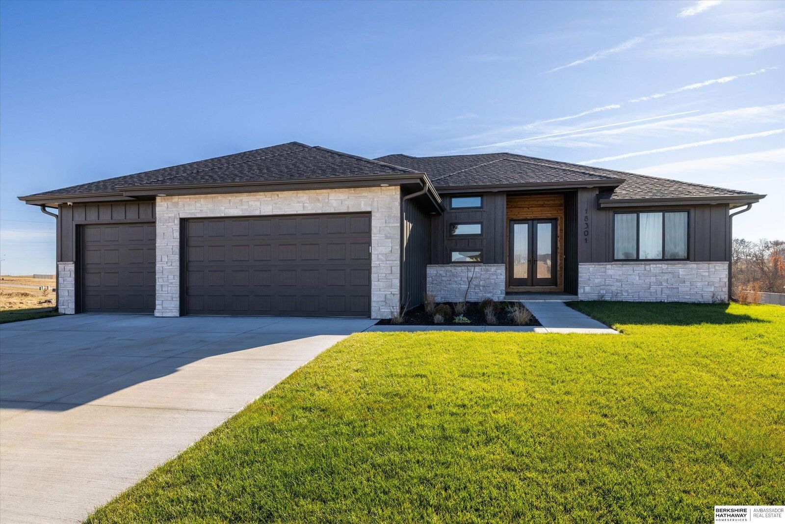 Property Photo:  18301 Acorn Drive  NE 68028 