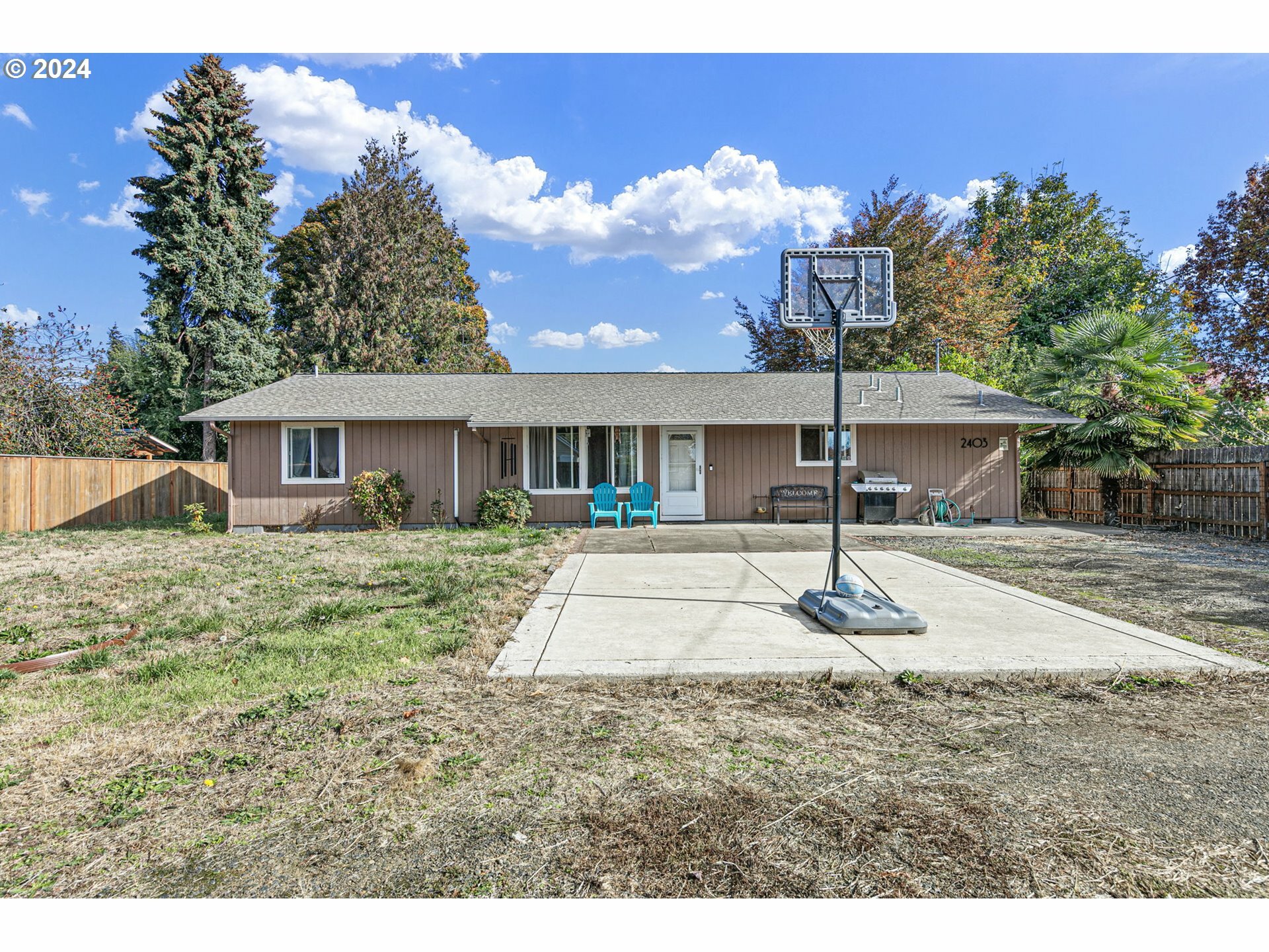 2403 W Irwin Way  Eugene OR 97402 photo