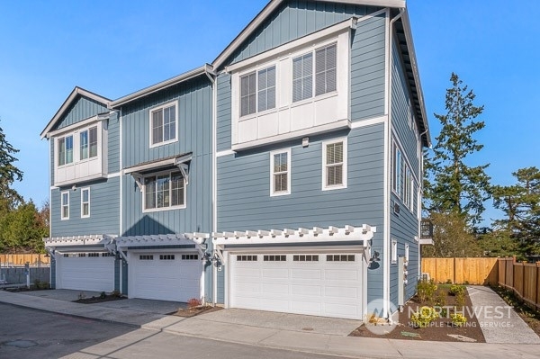 Property Photo:  15423 Admiralty Way F1  WA 98087 