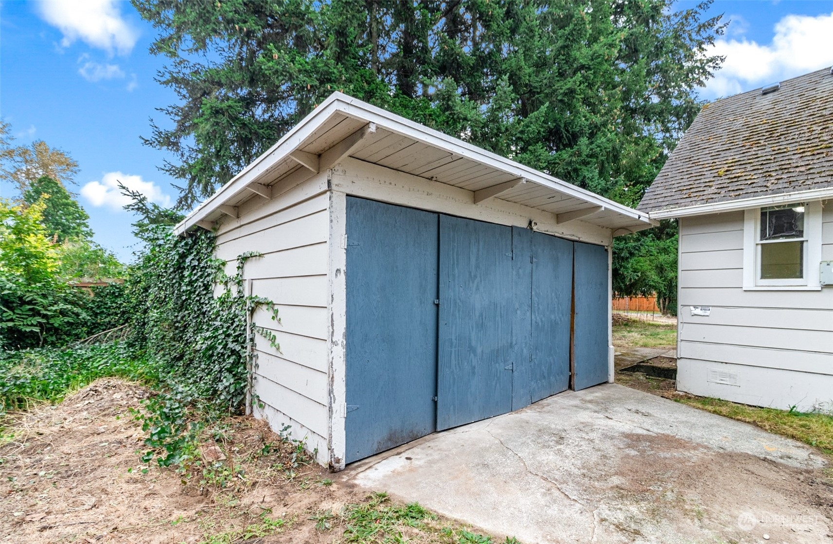 Property Photo:  1312 Cedar Avenue  WA 98270 