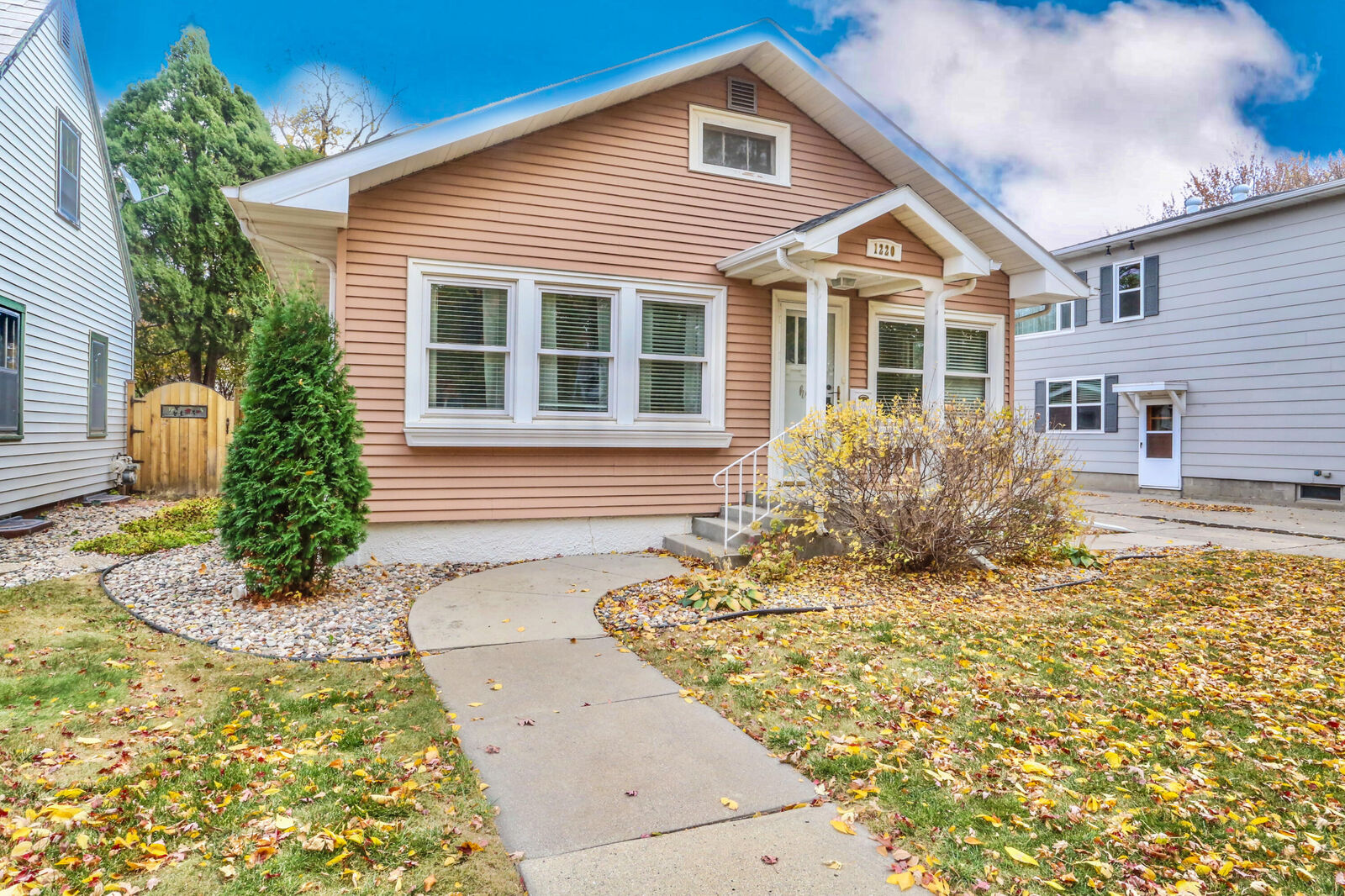 Property Photo:  1220 N Washington St  SD 57401 