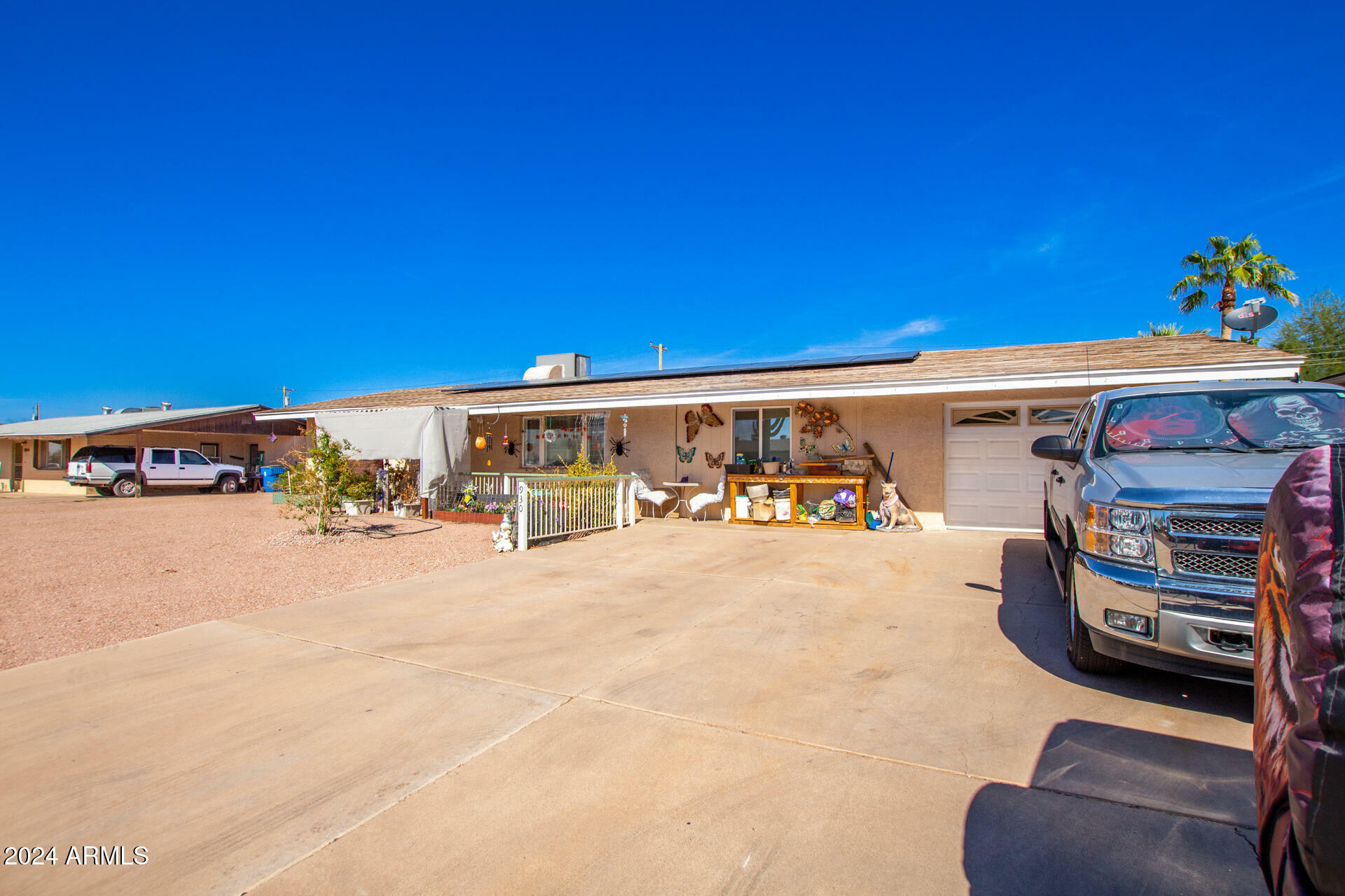 Property Photo:  930 E Friar Avenue  AZ 85119 