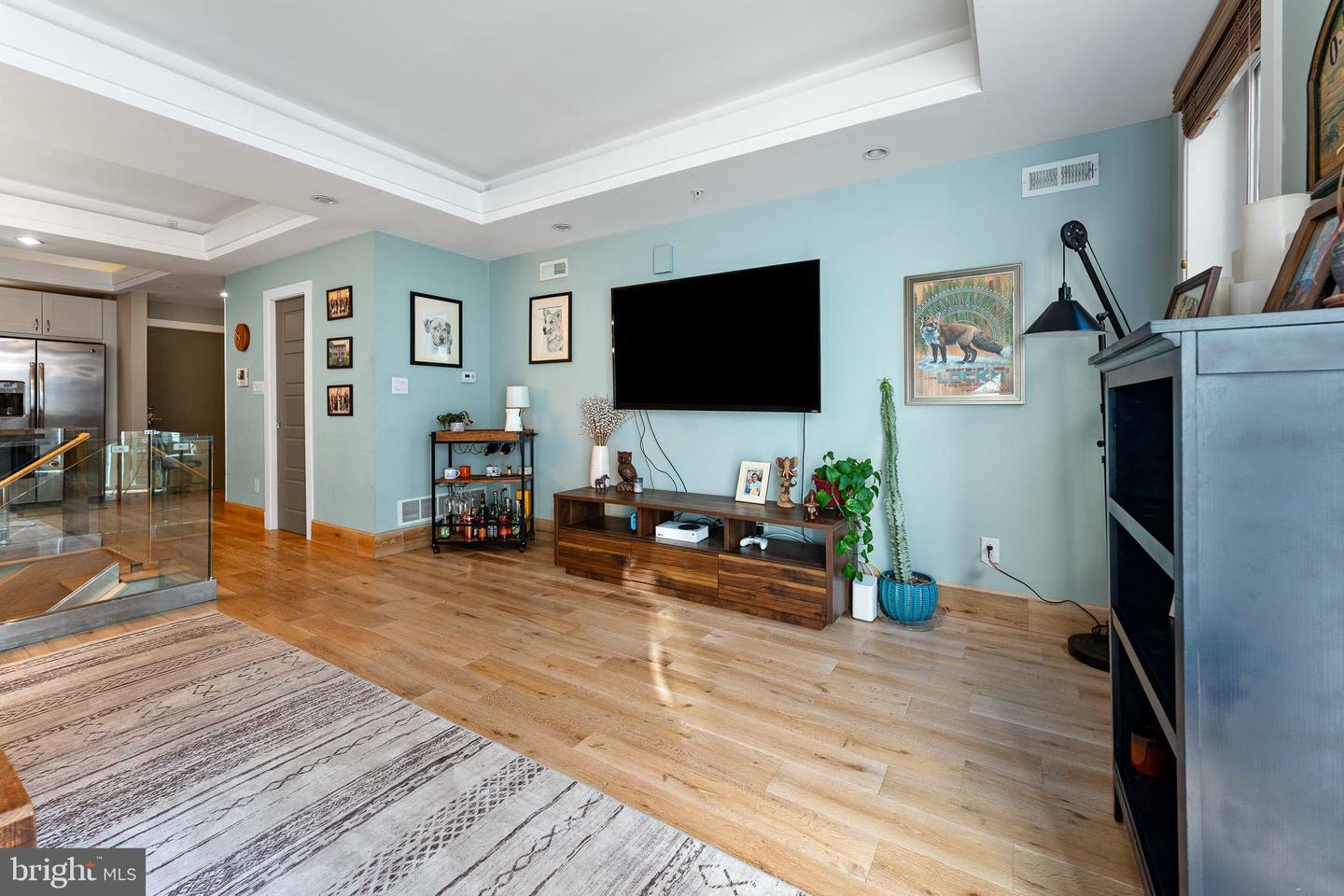 Property Photo:  2032 Frankford Avenue 34 1  PA 19125 