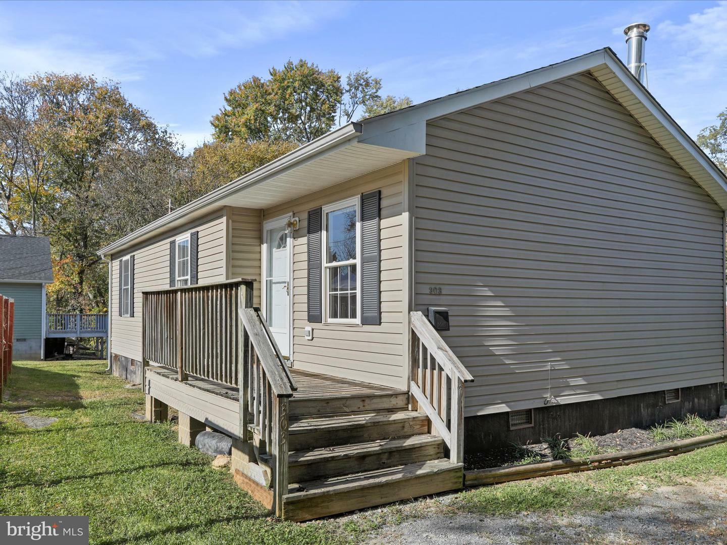 Property Photo:  303 Hessey Street  WV 25414 