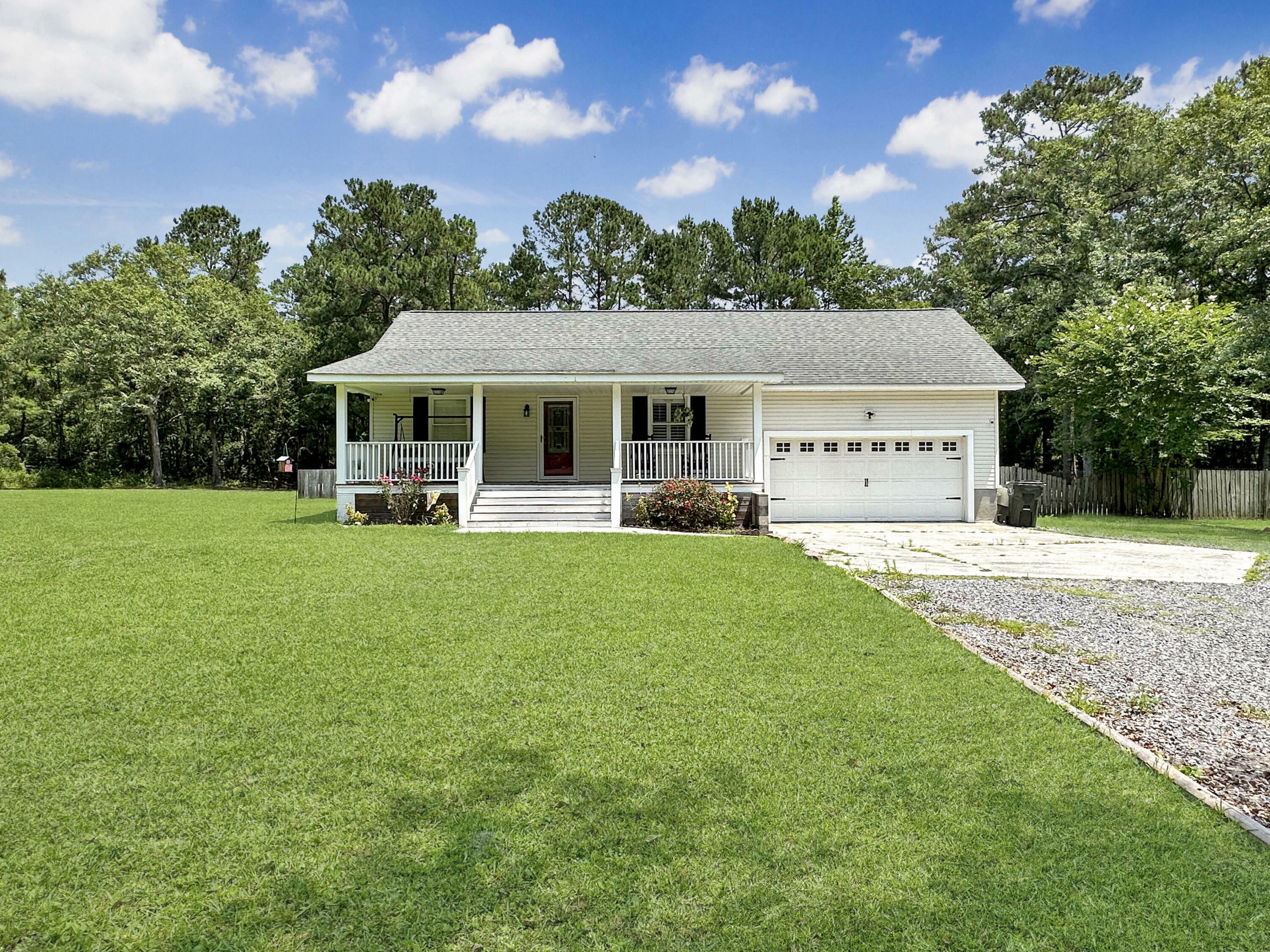 Property Photo:  1050 Millies Way Drive  SC 29461 