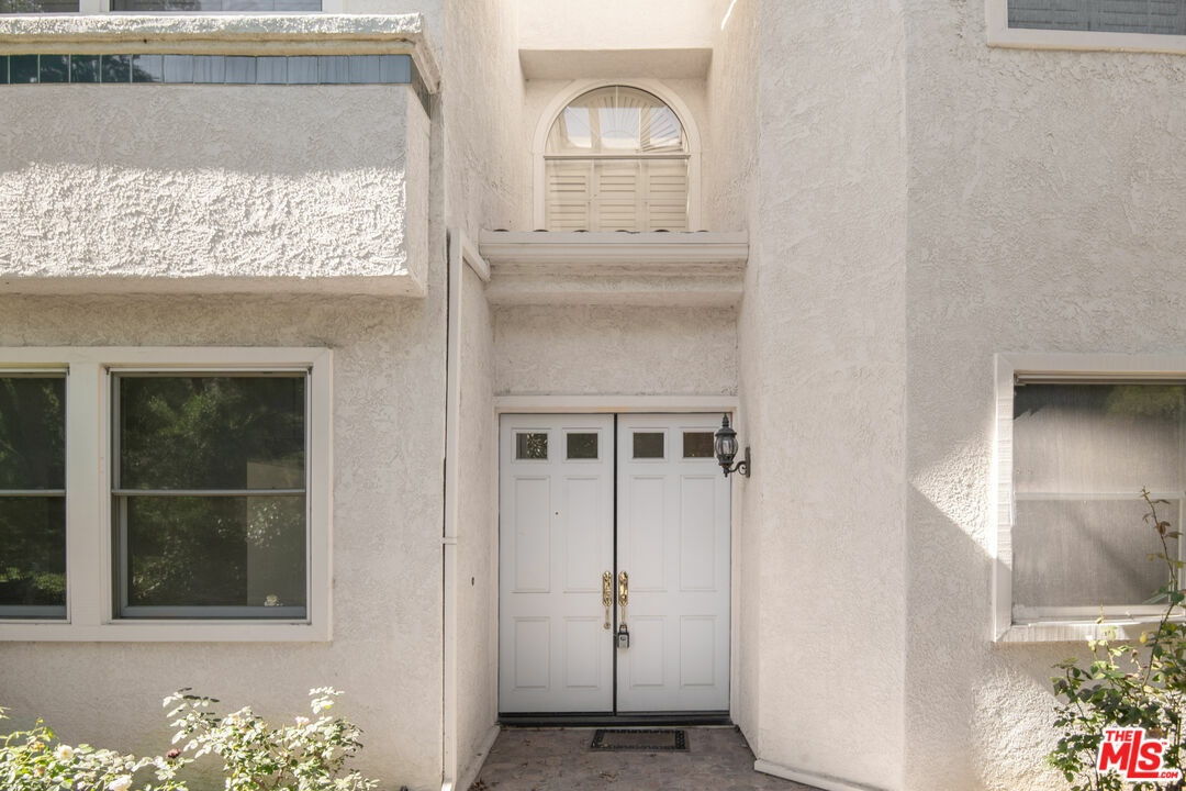 Property Photo:  2020 Palisades Dr  CA 90272 