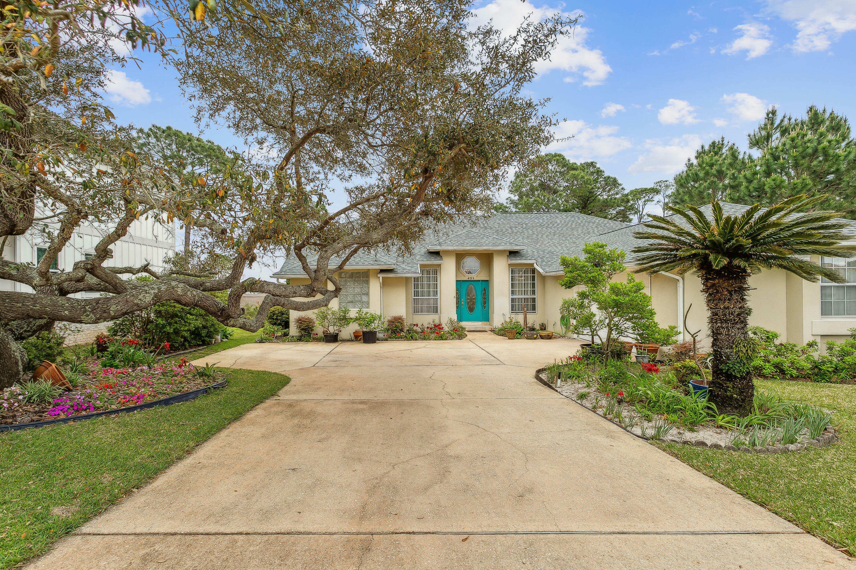 Property Photo:  421 Emerald Pointe Drive  FL 32569 