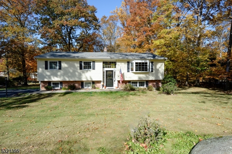 Property Photo:  11 Arrowhead Rd  NJ 07436 