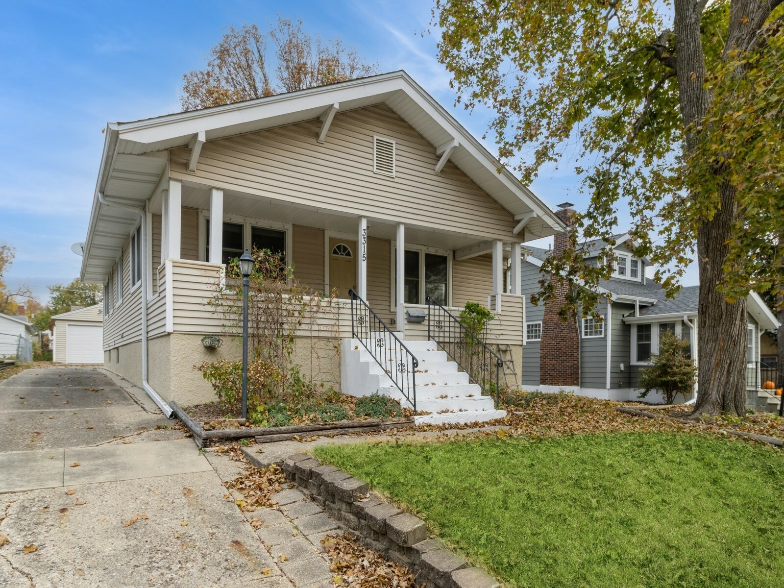 Property Photo:  3315 Iola Avenue  IA 50312 