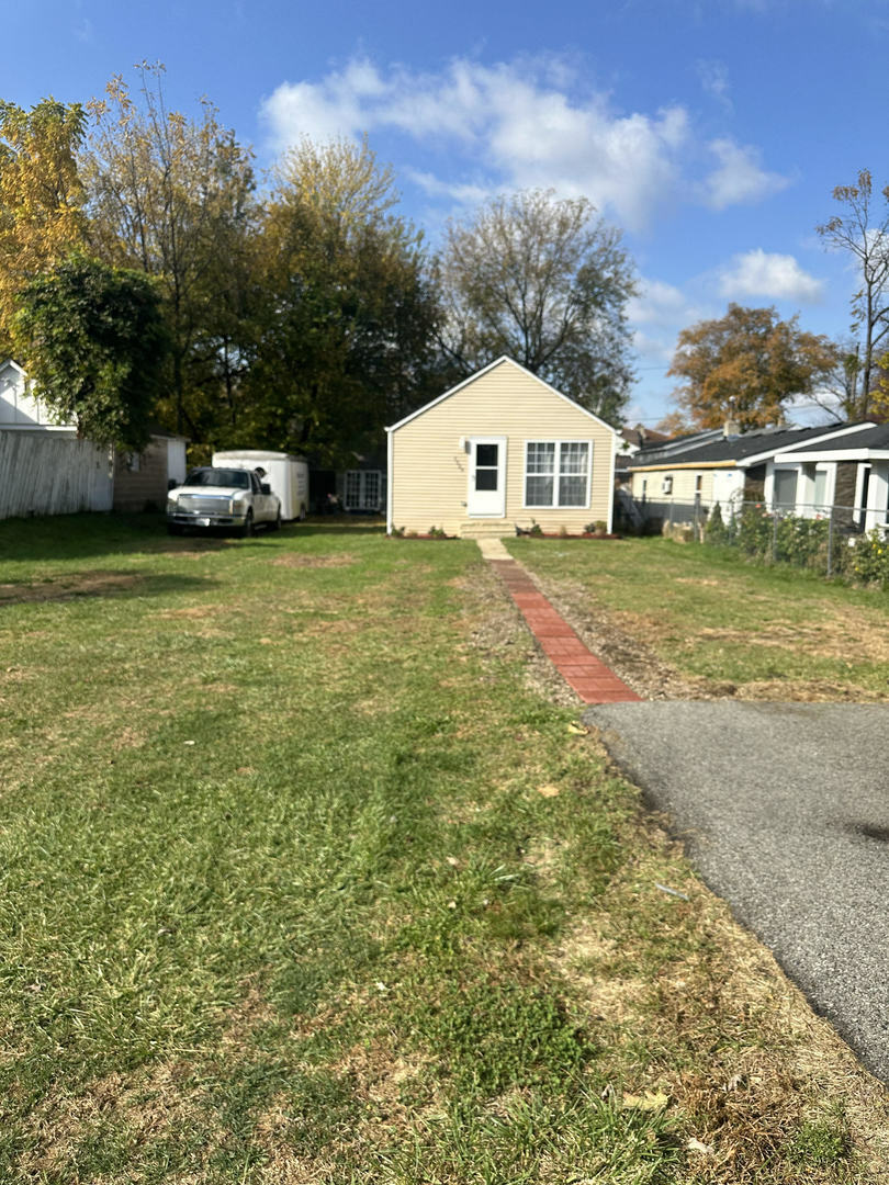 Property Photo:  1329 Pleasant Place  IL 60538 