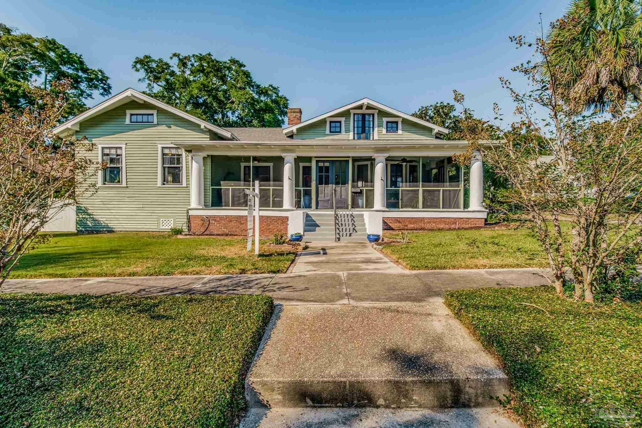 Property Photo:  400 W Gonzalez St  FL 32501 