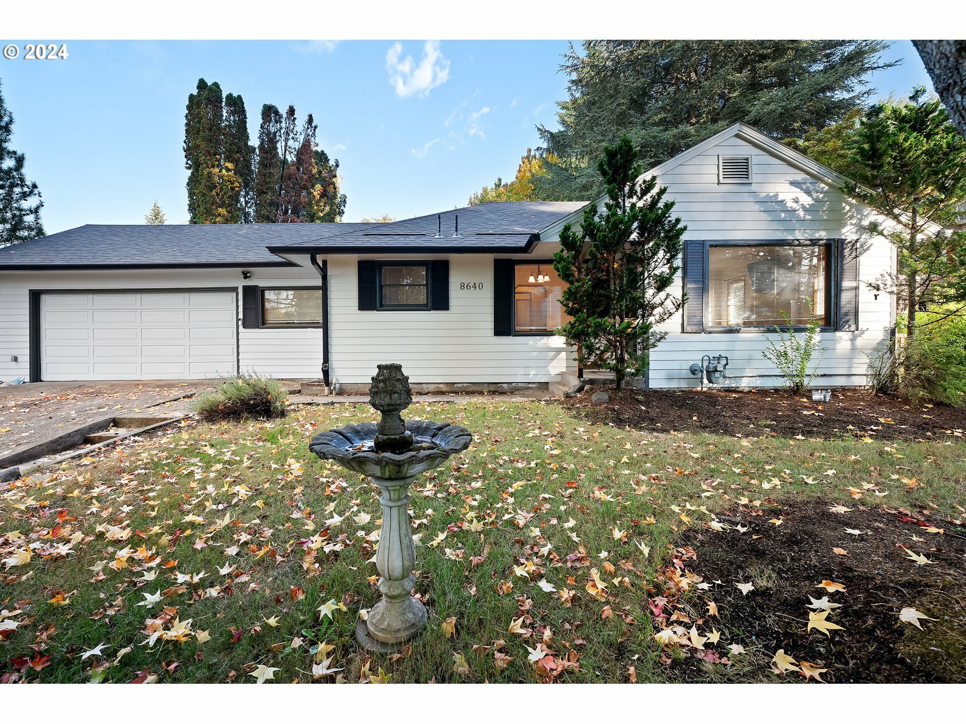 Property Photo: 8640 SW 21st Ave OR 97219
