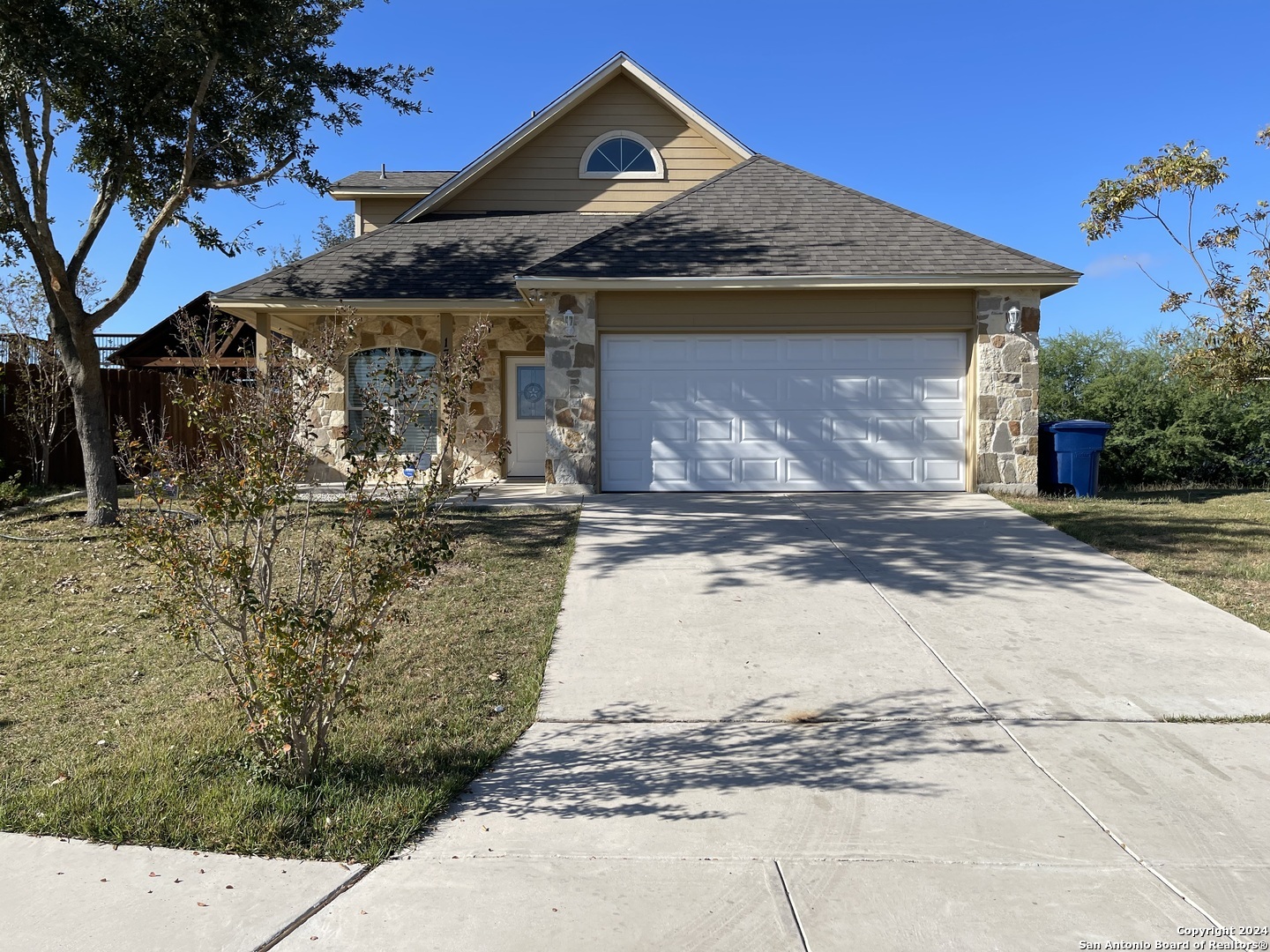 Property Photo:  13319 Loma Viento  TX 78233 